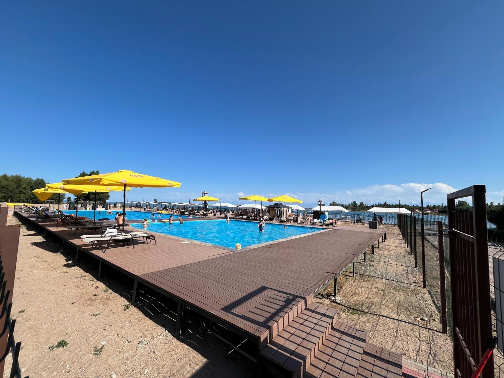 Deluxe Royal Beach Chok-Tal Esterno foto